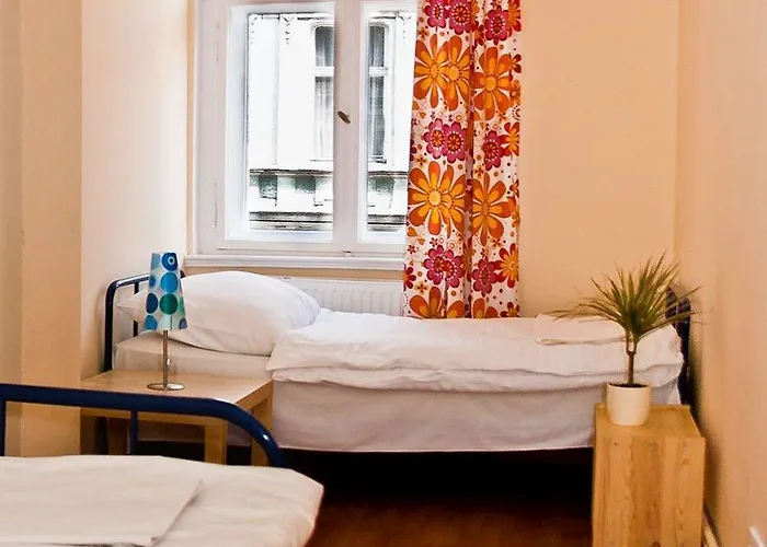 Frolic Goats Хостел *