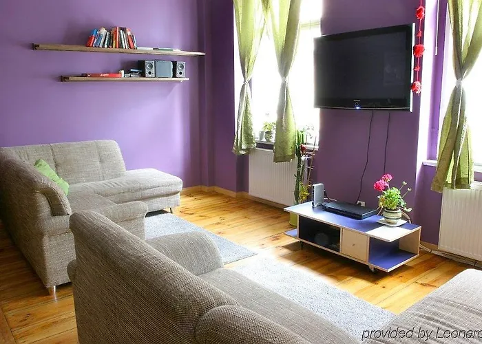 Хостел Frolic Goats