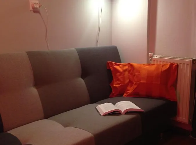 Frolic Goats Хостел *