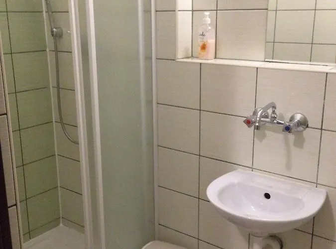 Frolic Goats Хостел Познань