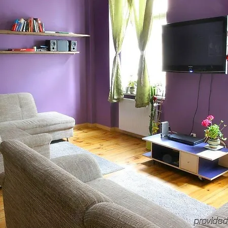 אכסניה Frolic Goats