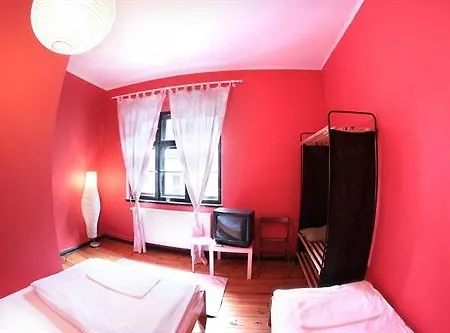 אכסניה Frolic Goats *