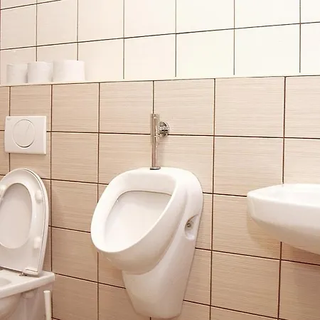 Frolic Goats אכסניה