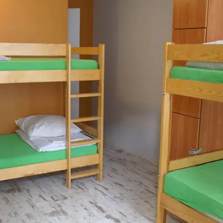 Frolic Goats Hostal *