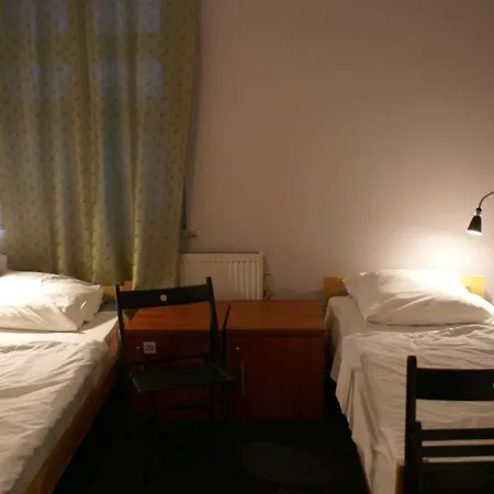 Frolic Goats אכסניה