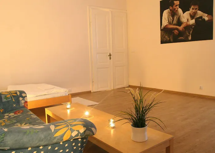 Albergue Frolic Goats